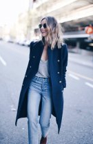 Albastrul cobalt, perfect pentru blonde