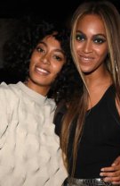 Beyonce, alături de sora ei mai mică, Solange