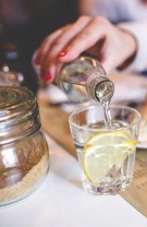 5. Bea apă la fiecare 15 minute