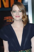 Emma Stone este vizitată de bunicul ei care a murit
