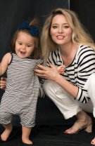 Rita, copia fidelă a mamei sale în copilărie