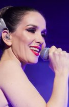 Carieră în muzică și film de aproape 20 de ani