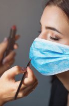 Etapa 8: Aplicarea unui balsam de buze