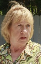 Kathryn Joosten în rolul lui Karen McCluskey