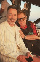 Elton John a descoperit fericirea în brațele lui David Furnish