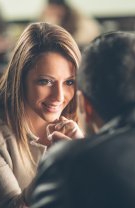 O femeie care debordează de încredere, va fi mereu atractivă