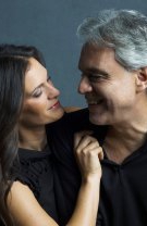 Se iubesc nebunește în ciuda diferenței uriașe de vârstă 