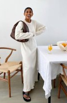 Rochia din tricot cu mâneci lungi