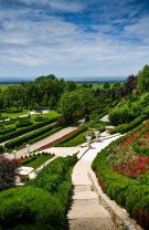 17 ani pentru a construi Raiul pe Pământ în România