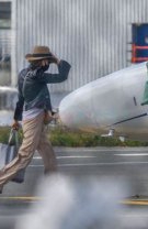 Au fost văzuți sărutându-se pe aeroport