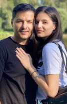 S-au mutat împreună pentru un timp
