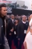 Fără îmbrățișări pentru Harry Styles