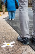 Cum spui, politicos, unei persoane să păstreze distanța