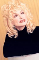 Dolly Parton contribuie la educarea copiilor nevoiași