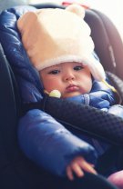 Copilul stă prea mult timp în scaunul auto