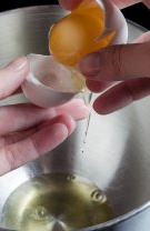 Separator de gălbenușuri