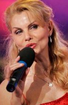 O artistă, mamă și bunică împlinită