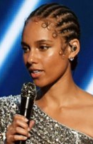 A apărut nemachiată la Premiile Grammy 