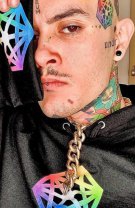Are 100 de tatuaje