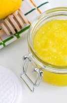 Zeamă de lămâie ca mască anti-îmbătrânire