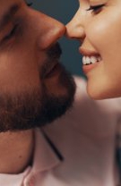 Dacă flirtează, folosește totul în avantajul tău