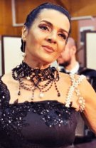 La un pas să fie exclusă din comunitatea rromă