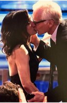 Julia Louis-Dreyfus și Brad Hall