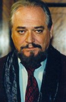 "Cine poate nu oase roade, ci roluri"