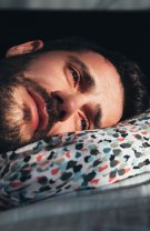 Își exprimă diferit emoțiile