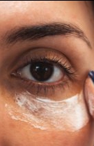 Folosește retinol și niacinamidă