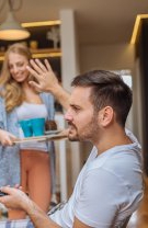 9. Nu recunoaște valoarea pe care ea o adaugă vieții lui
