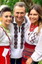Ia lecții de dans de la Nea Marin