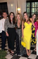 Petrecerea a continuat în mare stil