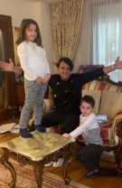 Se implică în viețile celor doi copii pe care îi are cu Elena Băsescu