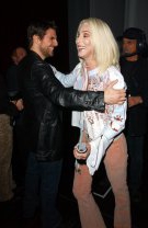 12. Cher (76 de ani) și Tom Cruise (60 de ani)