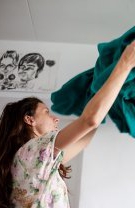 9. Nu te ajută la treburile casnice
