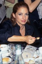 Vedeta s-a alăturat trupei "Miami Sound Machine"