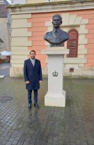 S-a născut în Elveția
