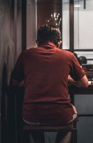 3. Să nu crezi că oamenii dragi vor rămâne în viața ta pentru totdeauna
