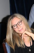 Iubirea lor înflorește în continuare