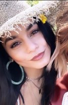 1. Vanessa Hudgens (33 de ani) și Ashley Tisdale (37 de ani)