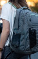 1. Purtăm rucsac în spate