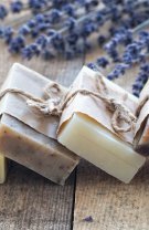 Apelează la metoda clasică pe bază de săpunuri frumos mirositoare