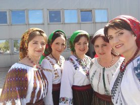 Au colaborări și cu artiști de peste hotare