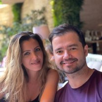 Ascensiunea lui profesională a început odată cu înființarea trupei, dar nu a renunțat la planurile de familie