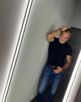 Îndrăgostit de o colegă de platou