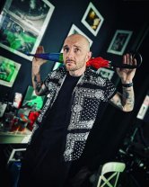 Este unul dintre cei mai apreciați comedianți din România