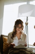 7. Găsești dintr-o dată o scrisoare, un cadou sau unul dintre lucrurile sale