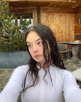 Deva Cassel calcă pe urmele părinților ei