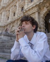 Prezintă propria sa emisiune la TVR